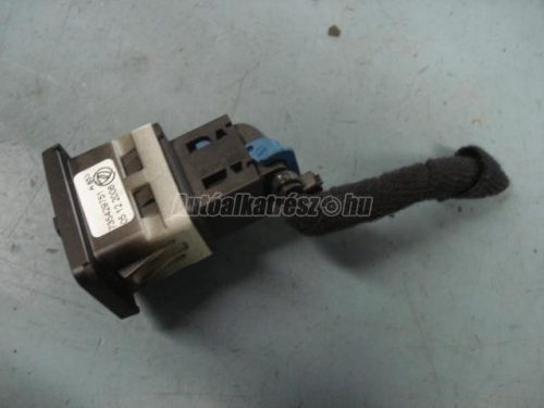 FIAT GRANDE PUNTO - 735429751 - usb kivezetés