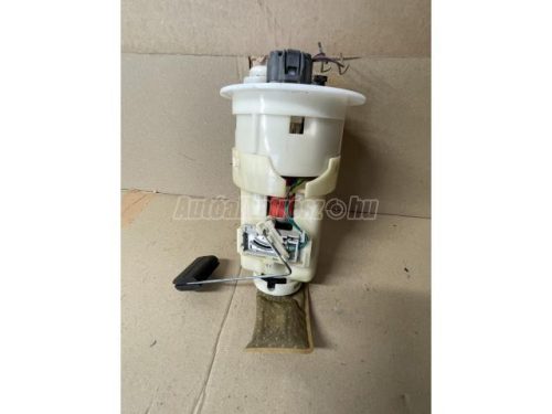 TOYOTA YARIS - 2004 - 770200D010A  - benzinpumpa