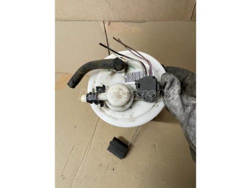 TOYOTA YARIS - 2004 - 770200D010A  - benzinpumpa