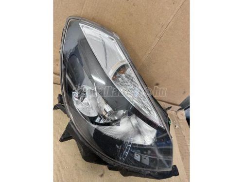 RENAULT CLIO - 2011 - 8200261612 - fényszóró