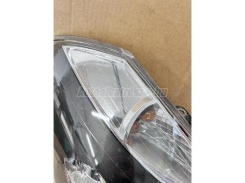 RENAULT CLIO - 2011 - 8200261612 - fényszóró