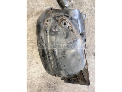 RENAULT CLIO - 2007 - 8200289937 - burkolat, kerékjárat