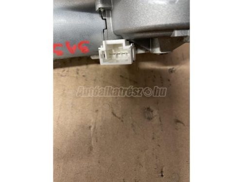 ablaktörlő motor