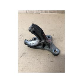 jobb féltengely tartó