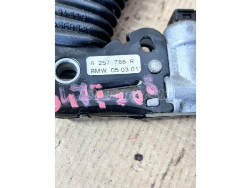 biztonsági öv feszítő