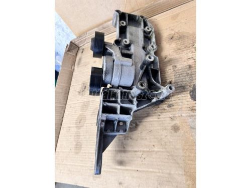 VOLVO V70 - 2004 - 8642196  - generátor tartó bak