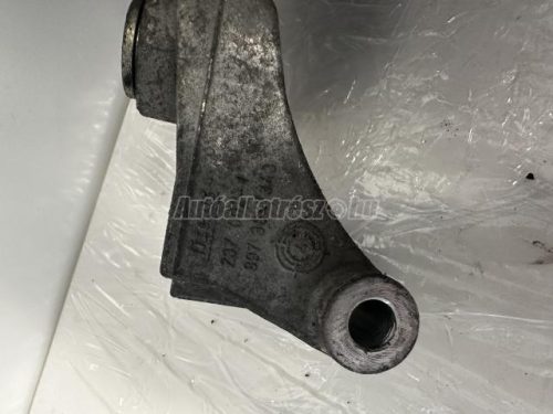 OPEL ASTRA H - 2012 - 897364343 - generátor tartóbak