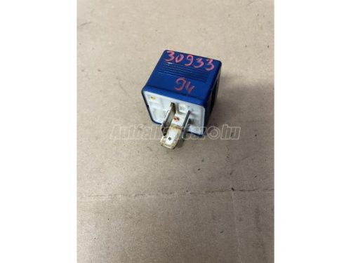AUDI A6 - 2001 - 8A0951253 - üzemanyag szivattyú relé
