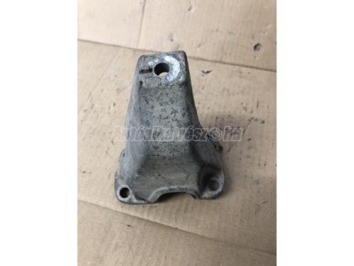 AUDI A4 - 1999 - 8D0399113L - váltó tartóbak
