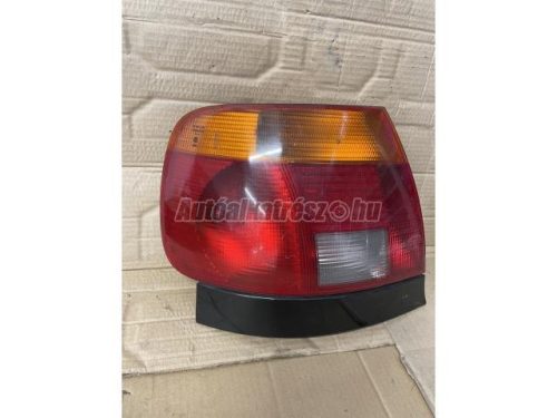 AUDI A4 - 1995 - 8D0945095A - lámpa