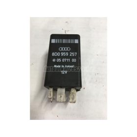 AUDI A4 - 1998 - 8D0959257 - relé