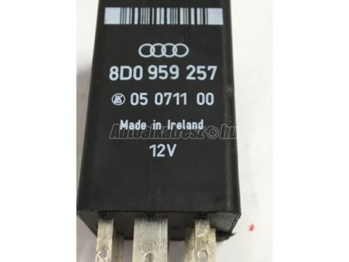 AUDI A4 - 1998 - 8D0959257 - relé
