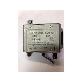 AUDI A4 - 2010 - 8E0035456D - telefon antenna erősítő