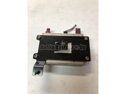 AUDI A4 - 2010 - 8E0035456D - telefon antenna erősítő