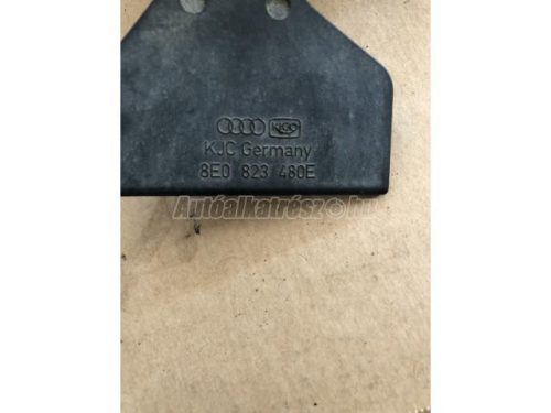 AUDI A4 - 2007 - 8E0823480E - motorháztető nyitó kar