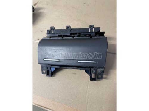 AUDI A4 - 2003 - 8E0857951 - hamutál