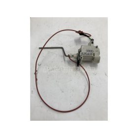 AUDI A4 - 2006 - 8E0862153A - tankajtó zár motor