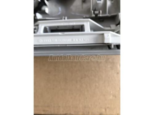 AUDI A4 - 2003 - 8E0947565 - belső világítás