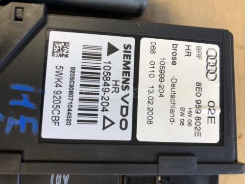 AUDI A4 - 2006 - 8E0959802E - ablakemelő motor
