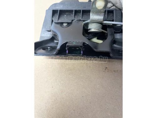 AUDI A4 - 2004 - 8E9827520 - csomagtér zár