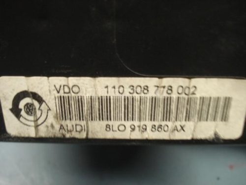 AUDI A3 - 2000/04 - 8L0919860 AX - km óra