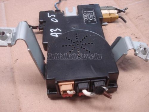 AUDI A3 - 2005 - 8P4035225 - antenna erősítő