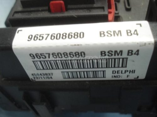 PEUGEOT 206 - 2004 - 9657608680 - biztosíték panel