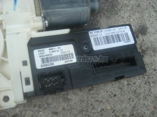 ablakemelő motor