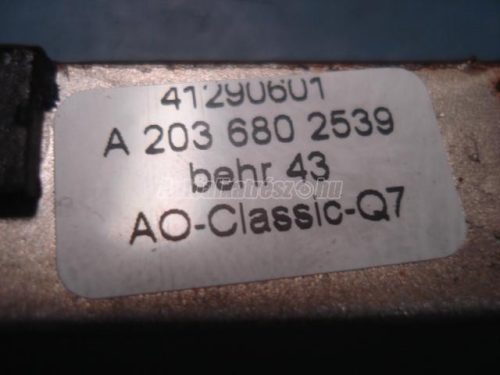 MERCEDES-BENZ C-OSZTÁLY - 2003/02 - A2036802539 - középkonzol