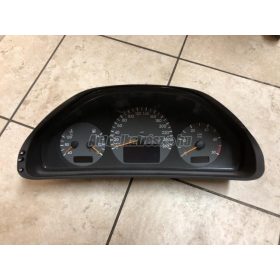 MERCEDES-BENZ E-OSZTÁLY - 2000 - A2105407311 - km óra