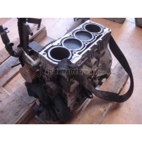VOLKSWAGEN GOLF IV - 2001 - AKQ - motor egyben