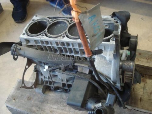 VOLKSWAGEN GOLF IV - 2001 - AKQ - motor egyben