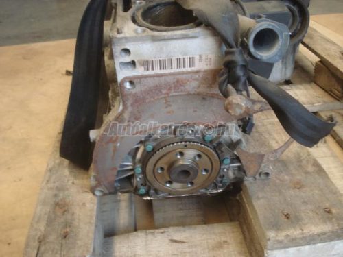 VOLKSWAGEN GOLF IV - 2001 - AKQ - motor egyben