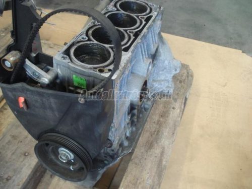 VOLKSWAGEN GOLF IV - 2001 - AKQ - motor egyben