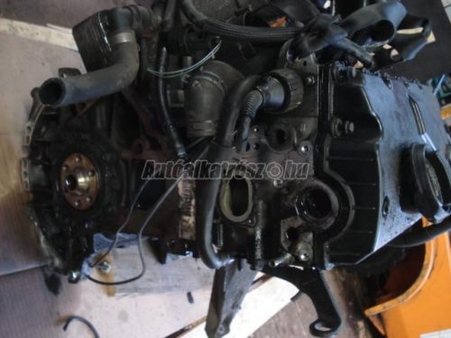 VOLKSWAGEN PASSAT V - 2003/01 - AWX - motor egyben