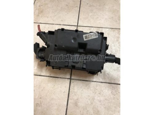 OPEL CORSA D - 2008 - GM 13246915 - biztosíték doboz