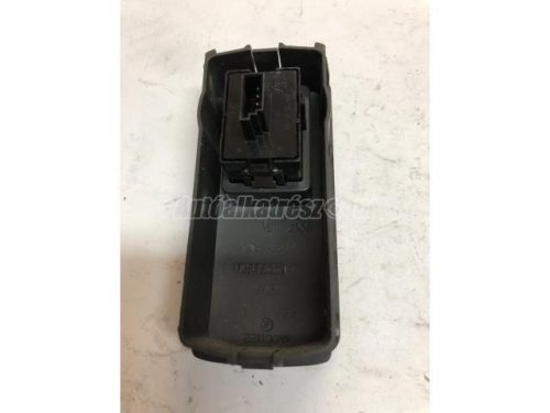 OPEL VECTRA C - 2003 - GM24453571 - ablakemelő kapcsoló