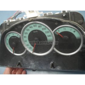   TOYOTA COROLLA VERSO - 2006 - MB257430-8260 - kilométer óra