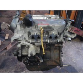 RENAULT CLIO - 2000/01 - motor egyben