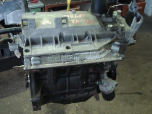 RENAULT CLIO - 2000/01 - motor egyben