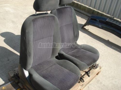 FORD FOCUS - 2001 - ülés