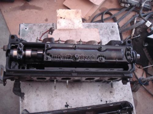 FORD FOCUS - 2001 - hengerfej