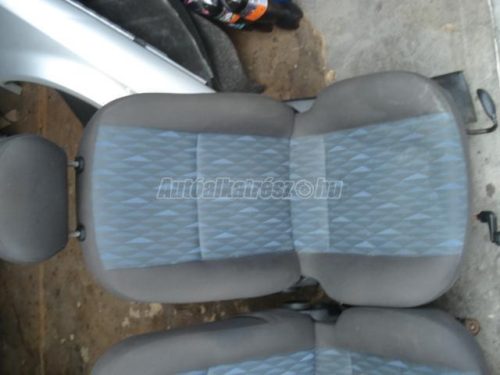 FORD FOCUS - 2000 - ülés