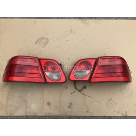 MERCEDES-BENZ E-OSZTÁLY - 1996 - hátsó lámpa
