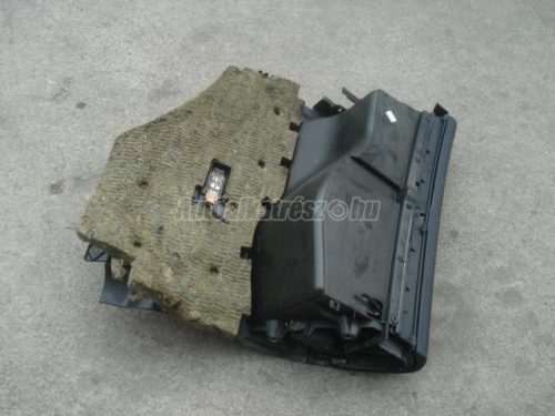 AUDI A4 - 2000 - kesztyűtartó