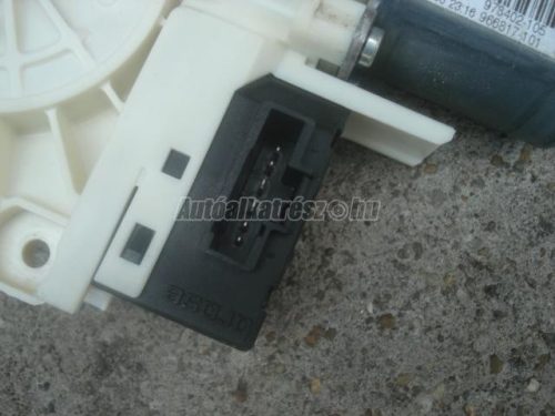 ablakemelő motor