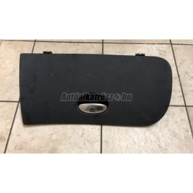 kesztyűtartó ajtó