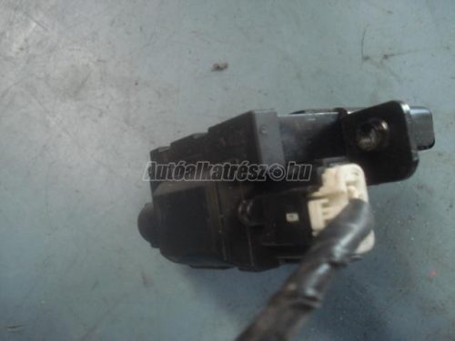 csomagtér ajtó zárszerkezet