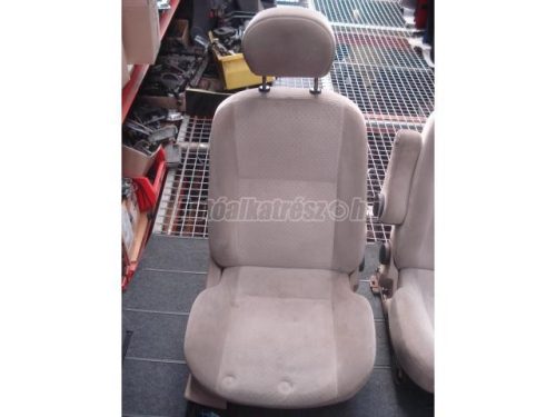 FORD FOCUS - 2000 - ülés