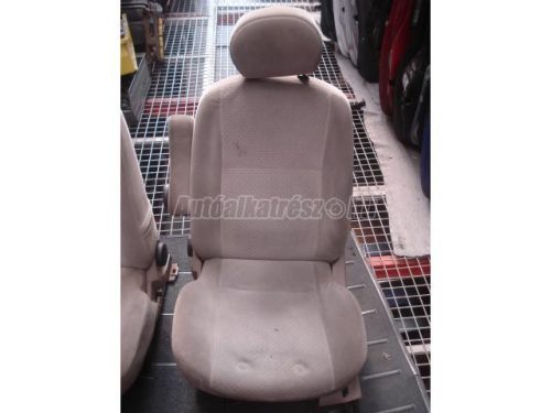 FORD FOCUS - 2000 - ülés